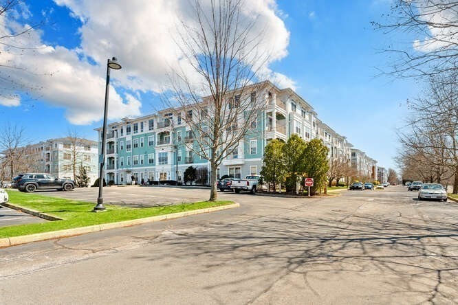 4 Repton Cir Unit 4105, Watertown, MA 02472 - Image 3
