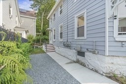 135 Arnold St, New Bedford, MA 02740
