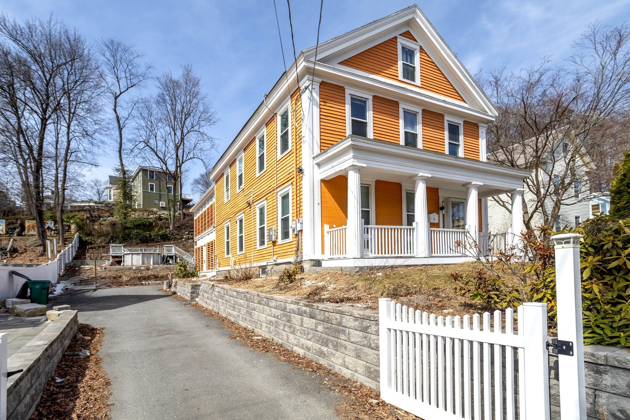 90 Mechanic St, Fitchburg, MA 01420