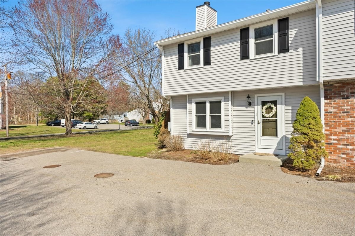 6 Robin Circle Unit 1, Norton, MA 02766
