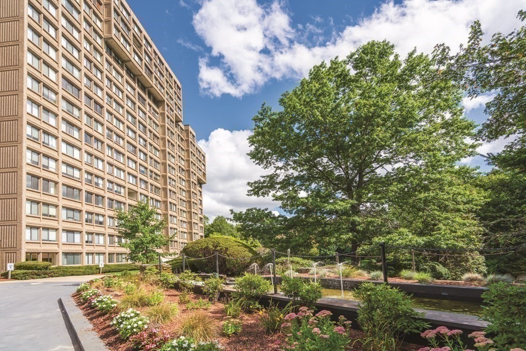 250 Hammond Pond Parkway Unit 604N, Newton, MA 02467