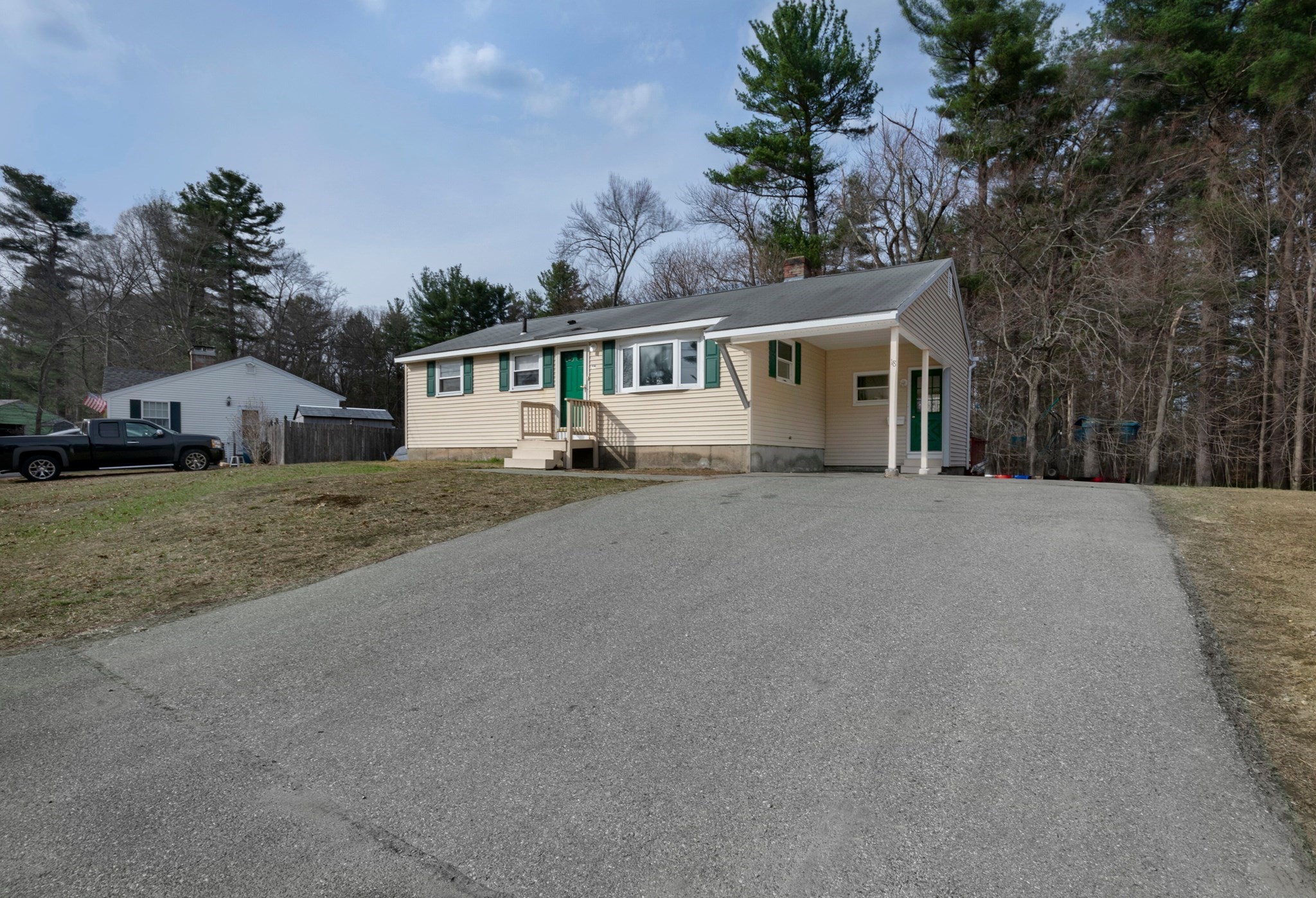 18 Brook St, Tewksbury, MA 01876