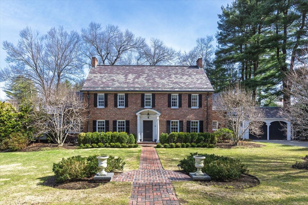 10 Clark Rd, Wellesley, MA 02481
