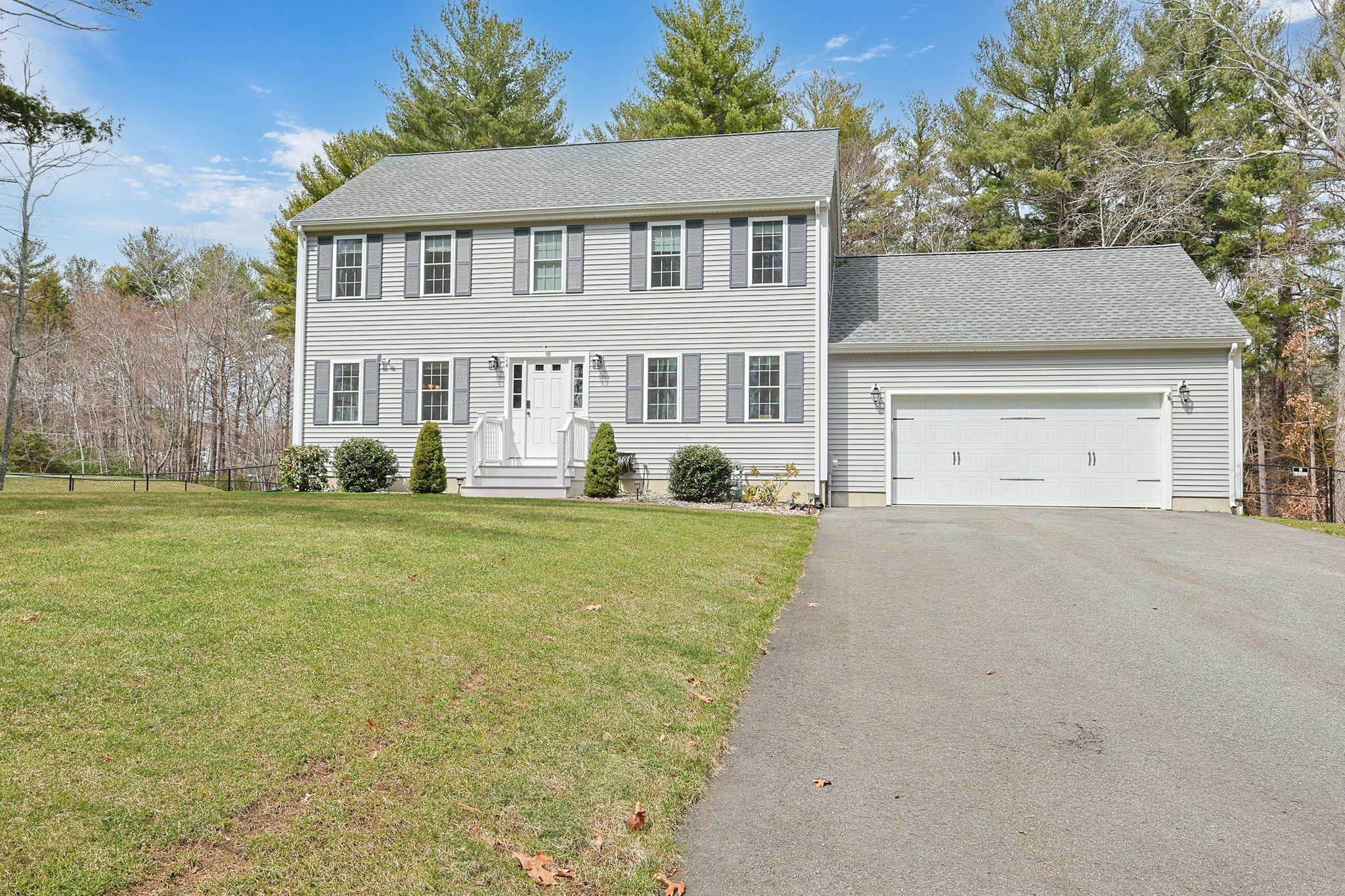 24 Reservoir Road, Pembroke, MA 02359