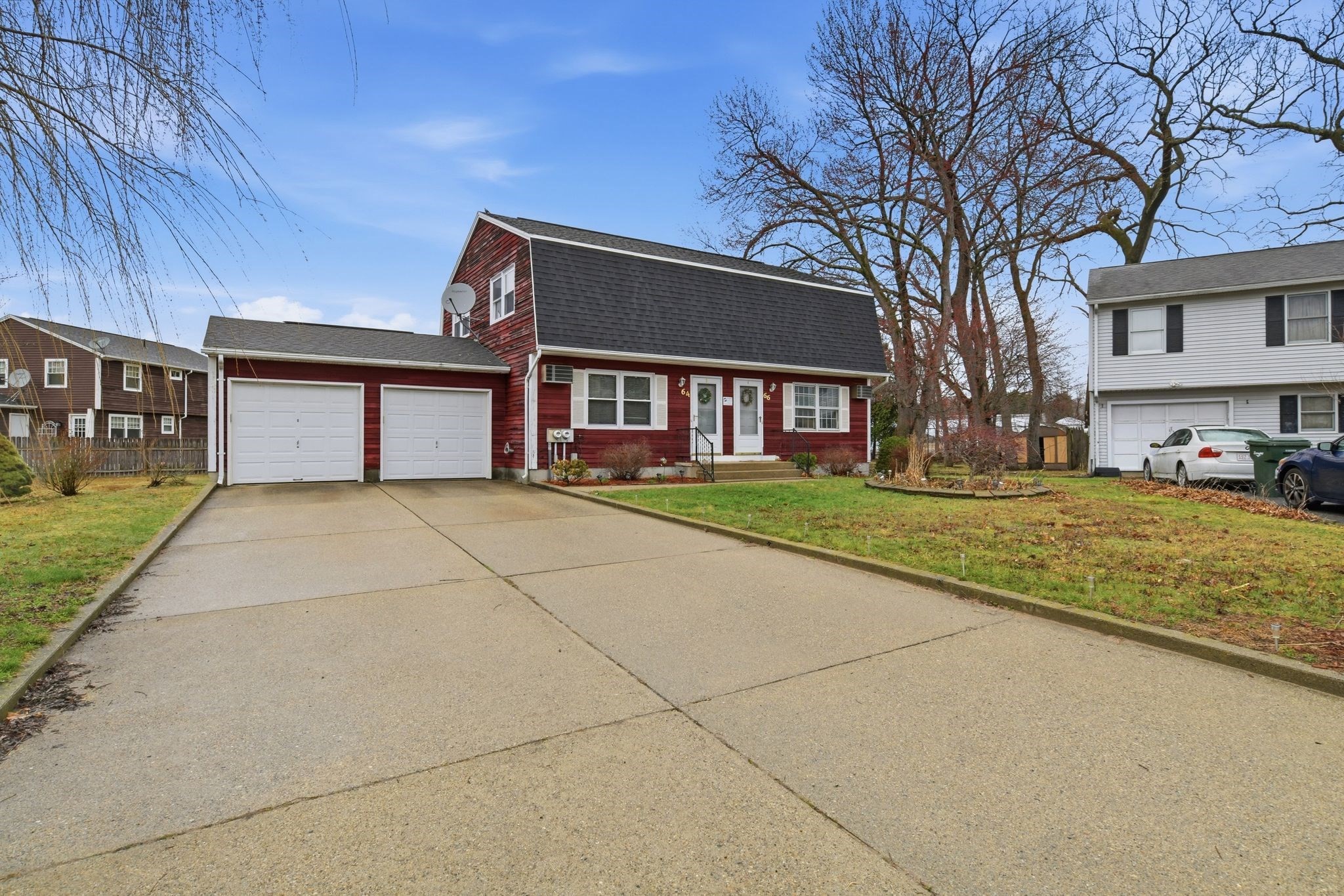 64 Ferris St, Springfield, MA 01151