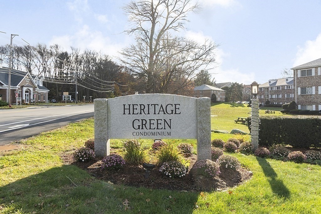 47 Edgelawn Ave Unit 12, North Andover, MA 01845