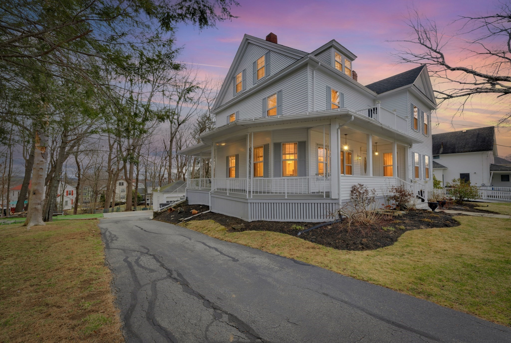 21 Orchard St, Southbridge, MA 01550