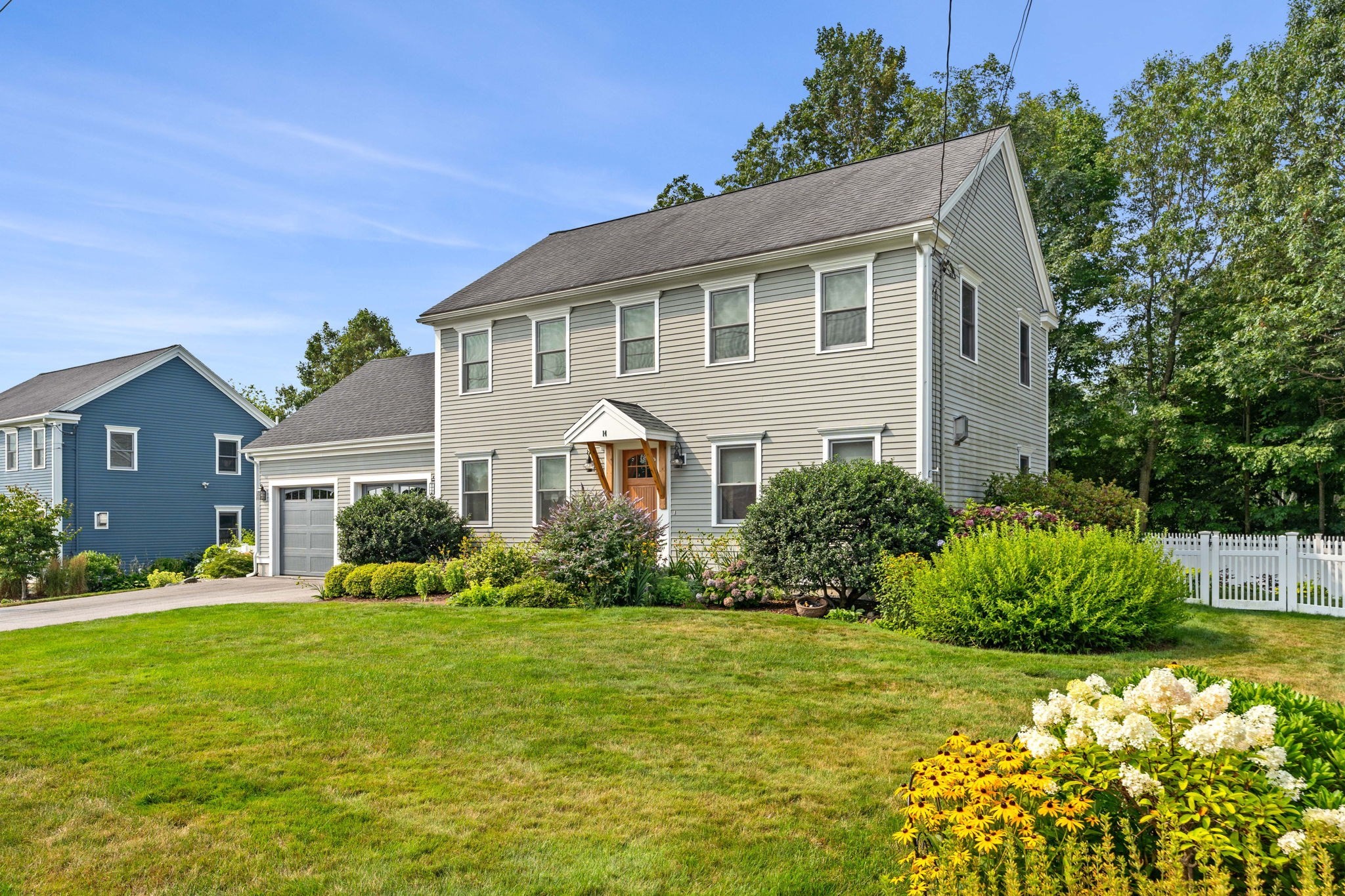 14 Merrill Ave, Amesbury, MA 01913