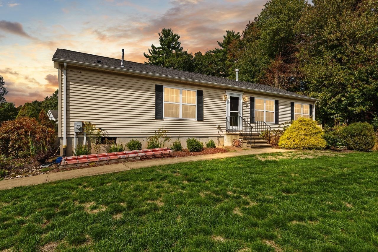 14 Mountain Ash Rd. Unit 14, East Bridgewater, MA 02333