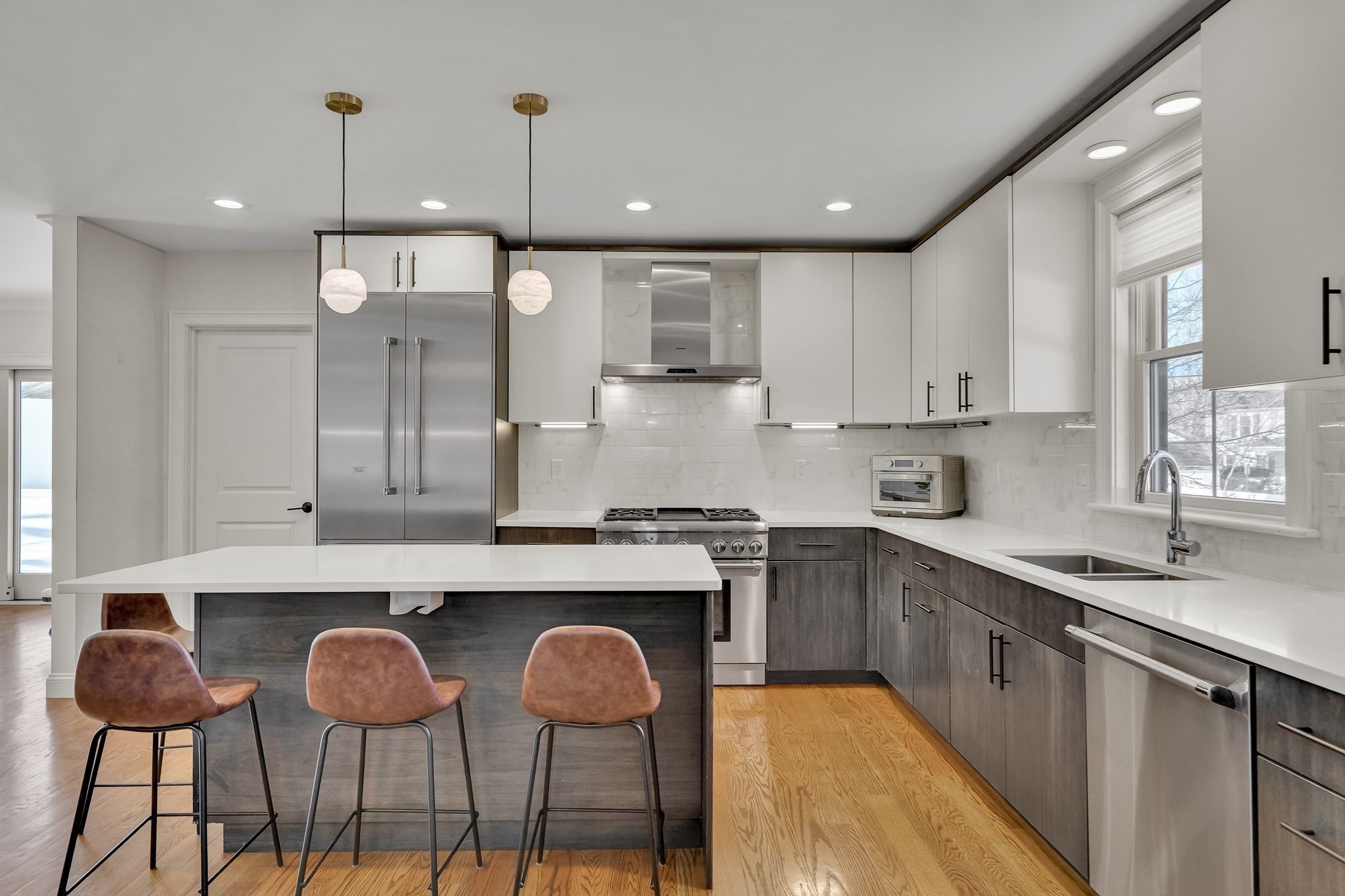 405 Parker St Unit 405, Newton, MA 02459