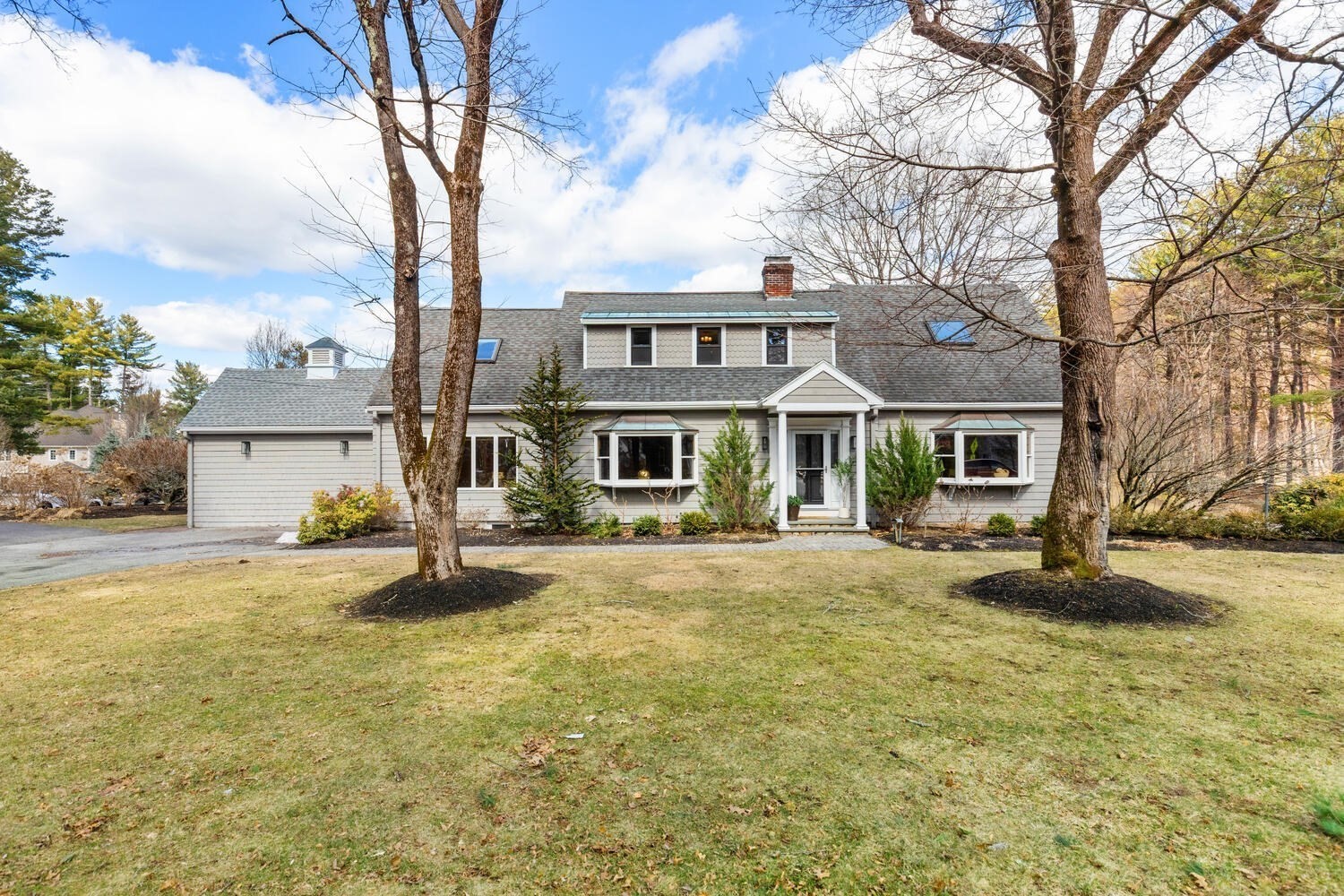319 Lowell St, Lynnfield, MA 01940