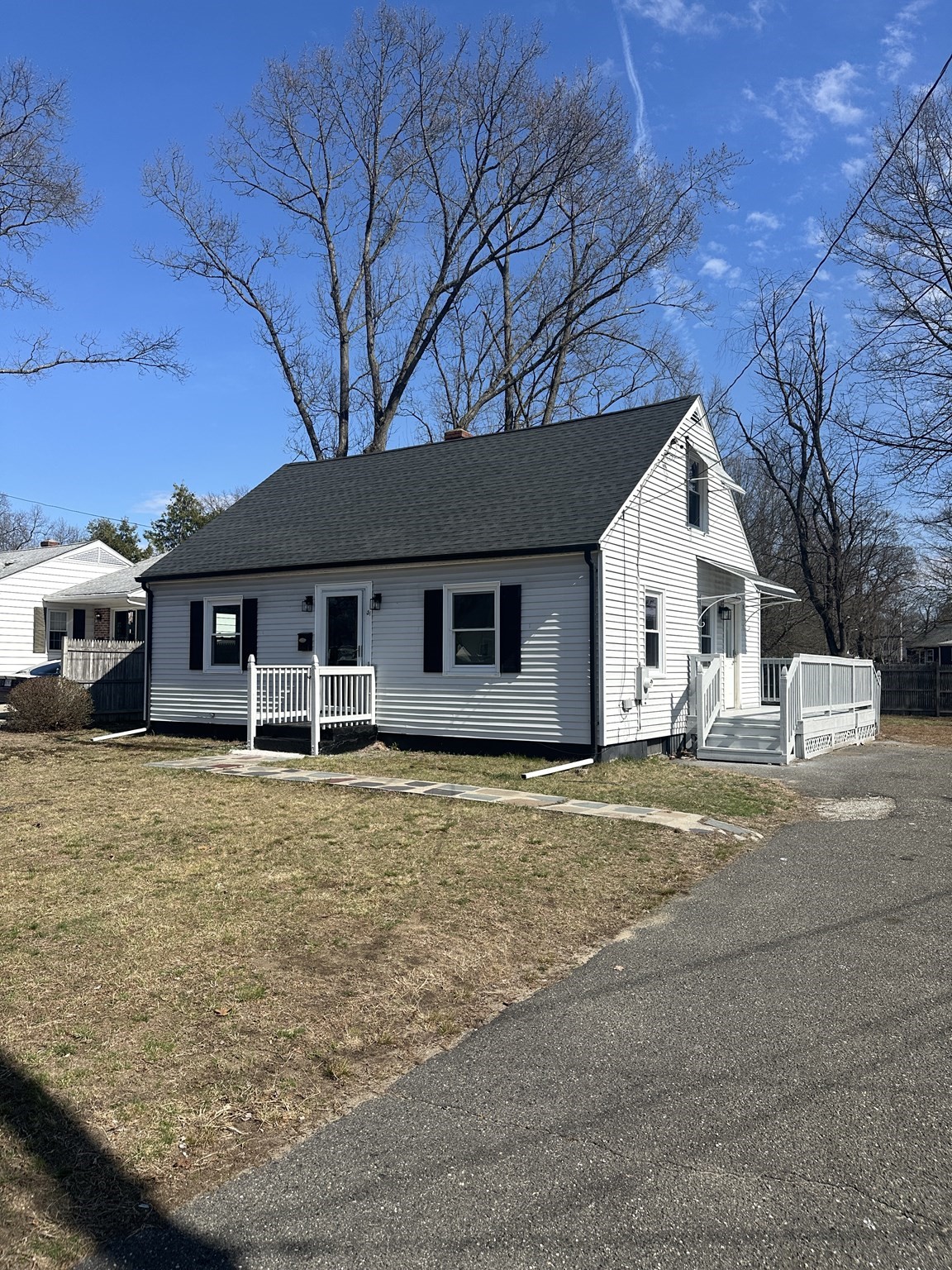 51 East Canton, Springfield, MA 01104