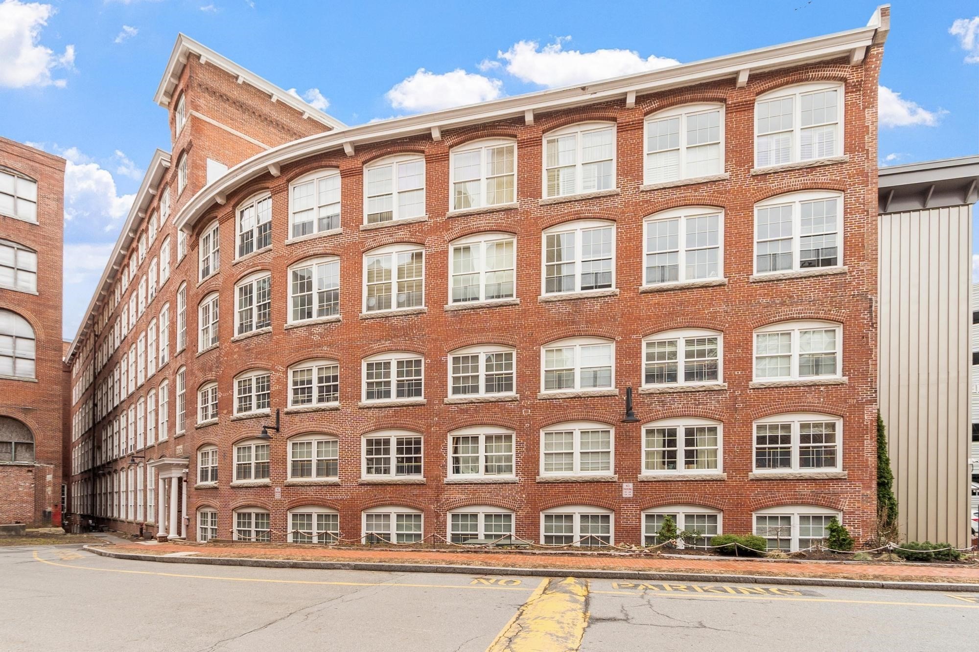 256 Market St Unit 3203, Lowell, MA 01852