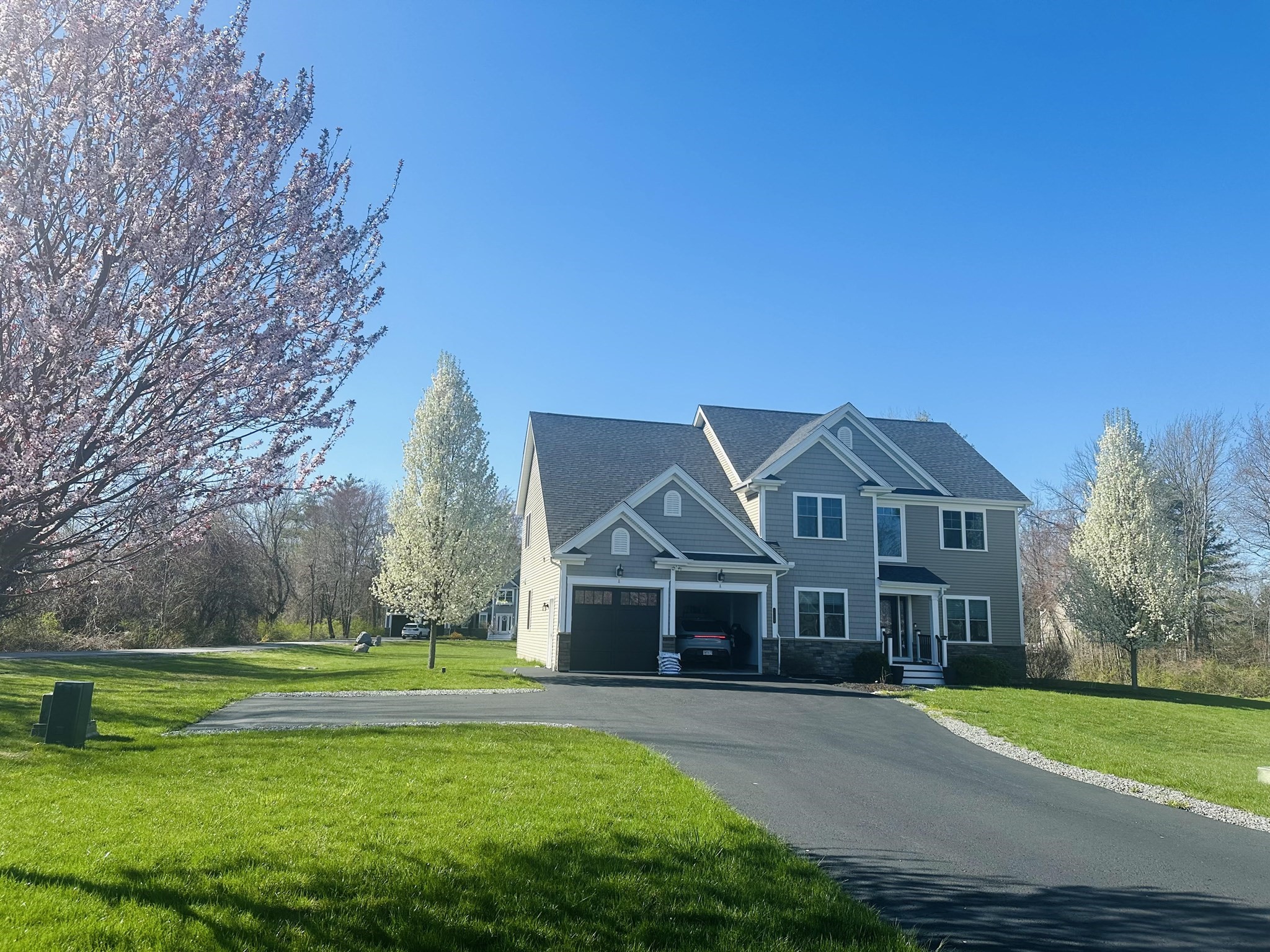 115 Oak Ave, Lunenburg, MA 01462