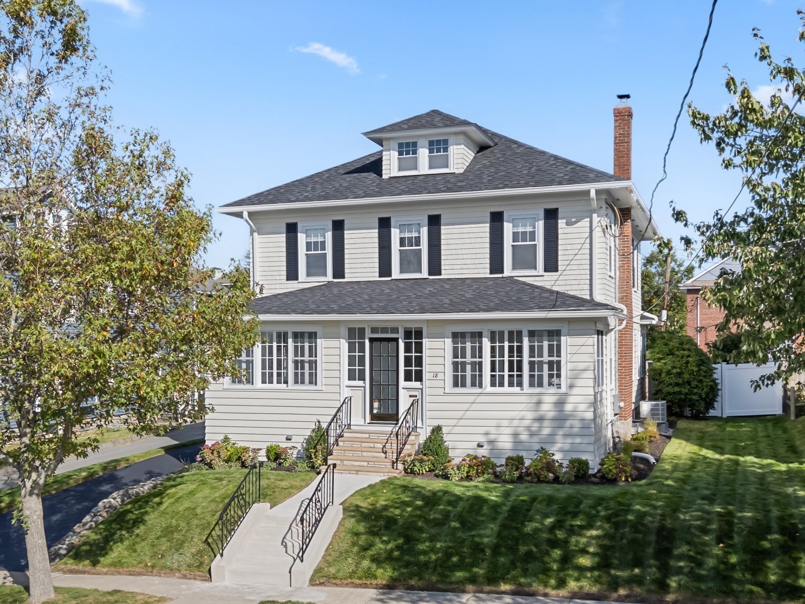 18 Hillcroft Ave, Worcester, MA 01606