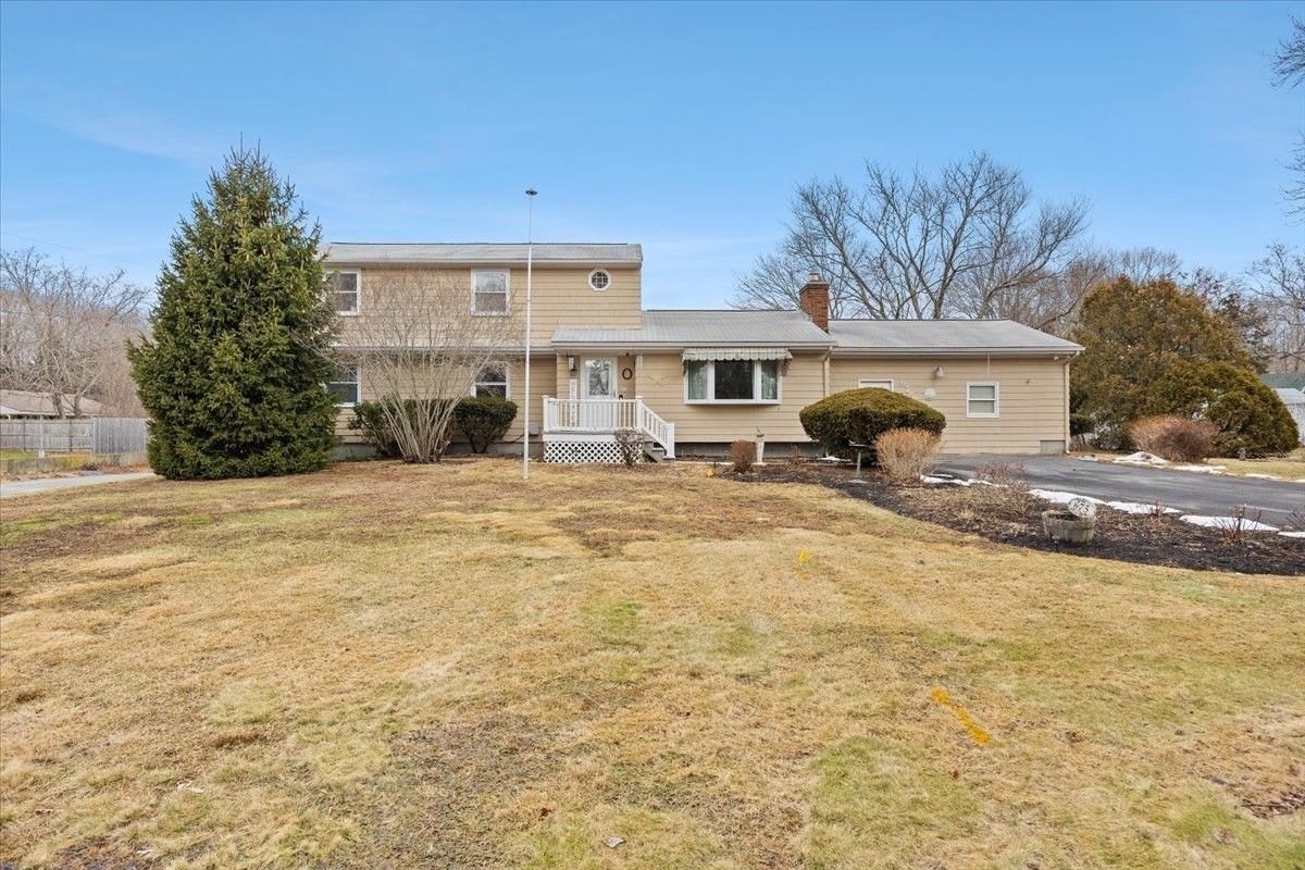 675 Wood St, Swansea, MA 02777