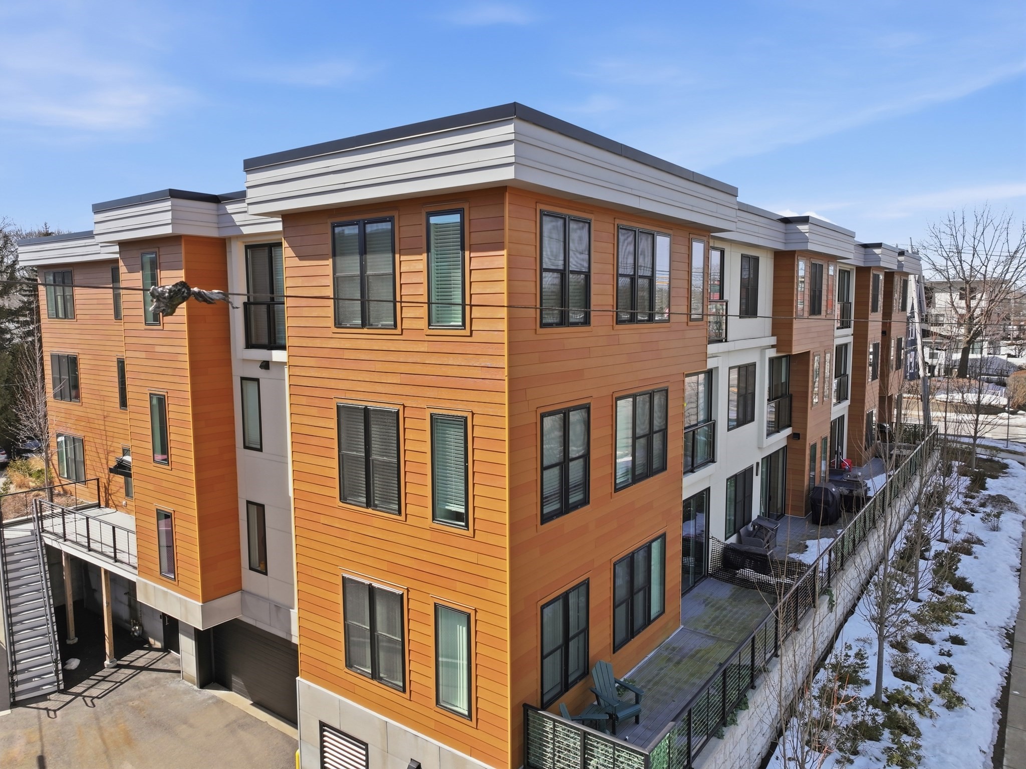 68 Los Angeles Unit PH5, Newton, MA 02458