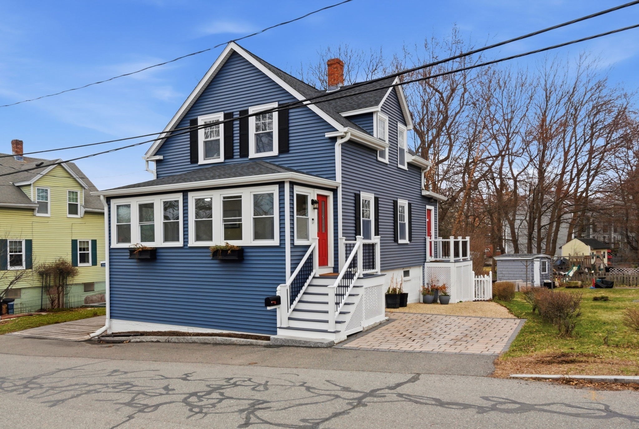 32 Broadway Ave, Ipswich, MA 01938