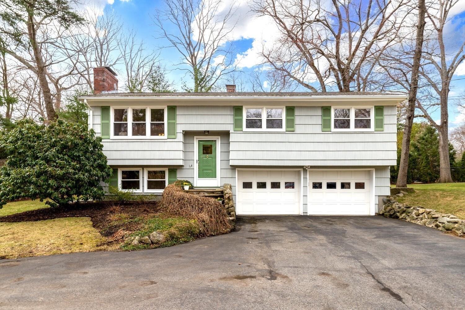 46 Plum St, Hamilton, MA 01982