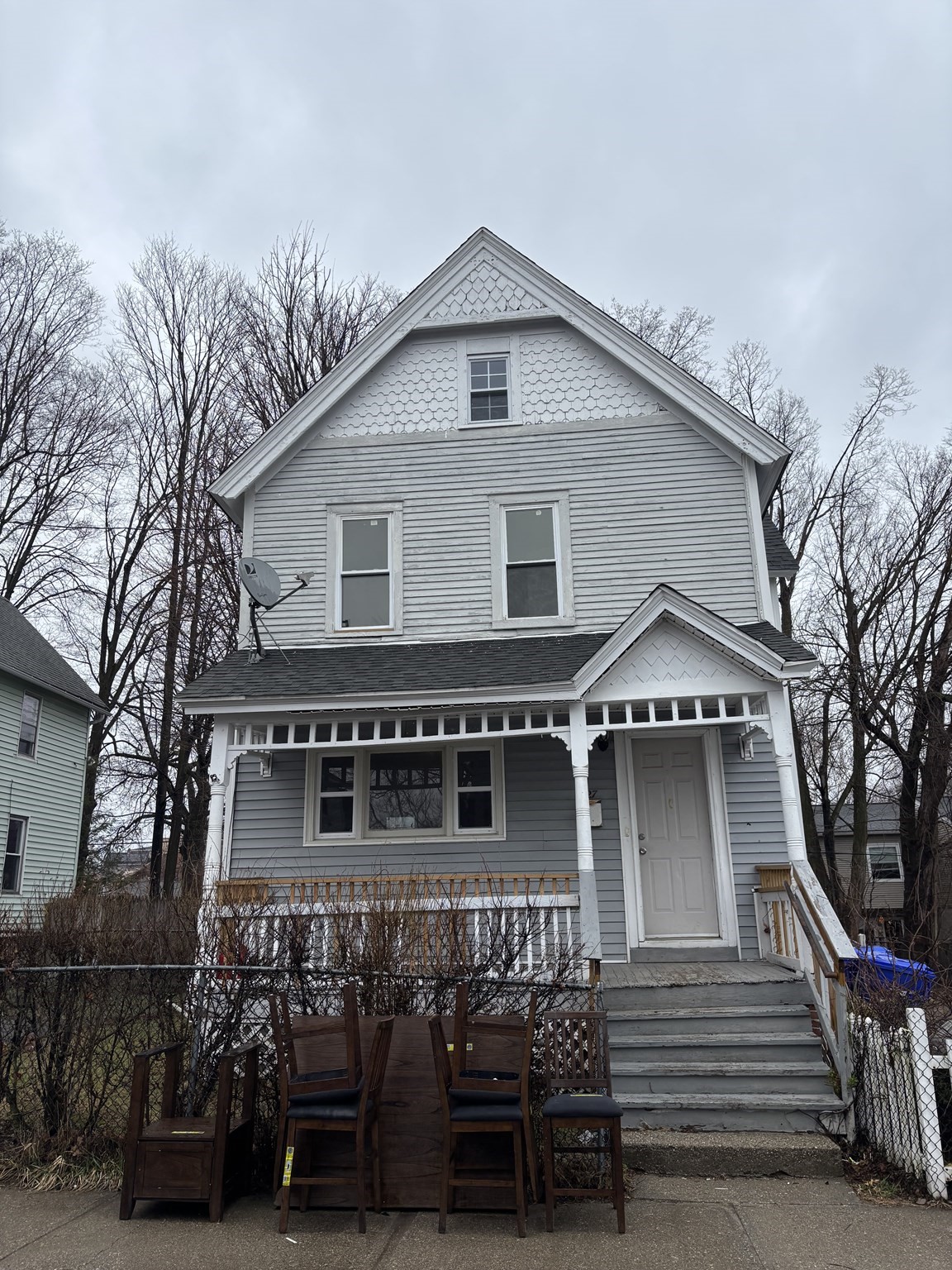 27 Chester St, Springfield, MA 01105