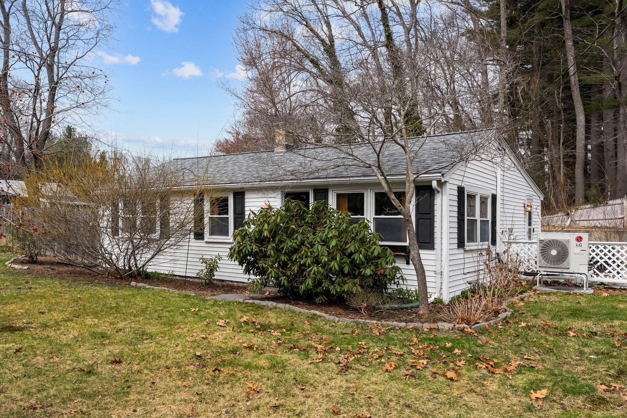 11 Carol Ave, Pembroke, MA 02359