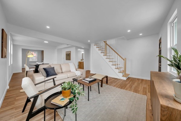 19 Oliver St, Lowell, MA 01954