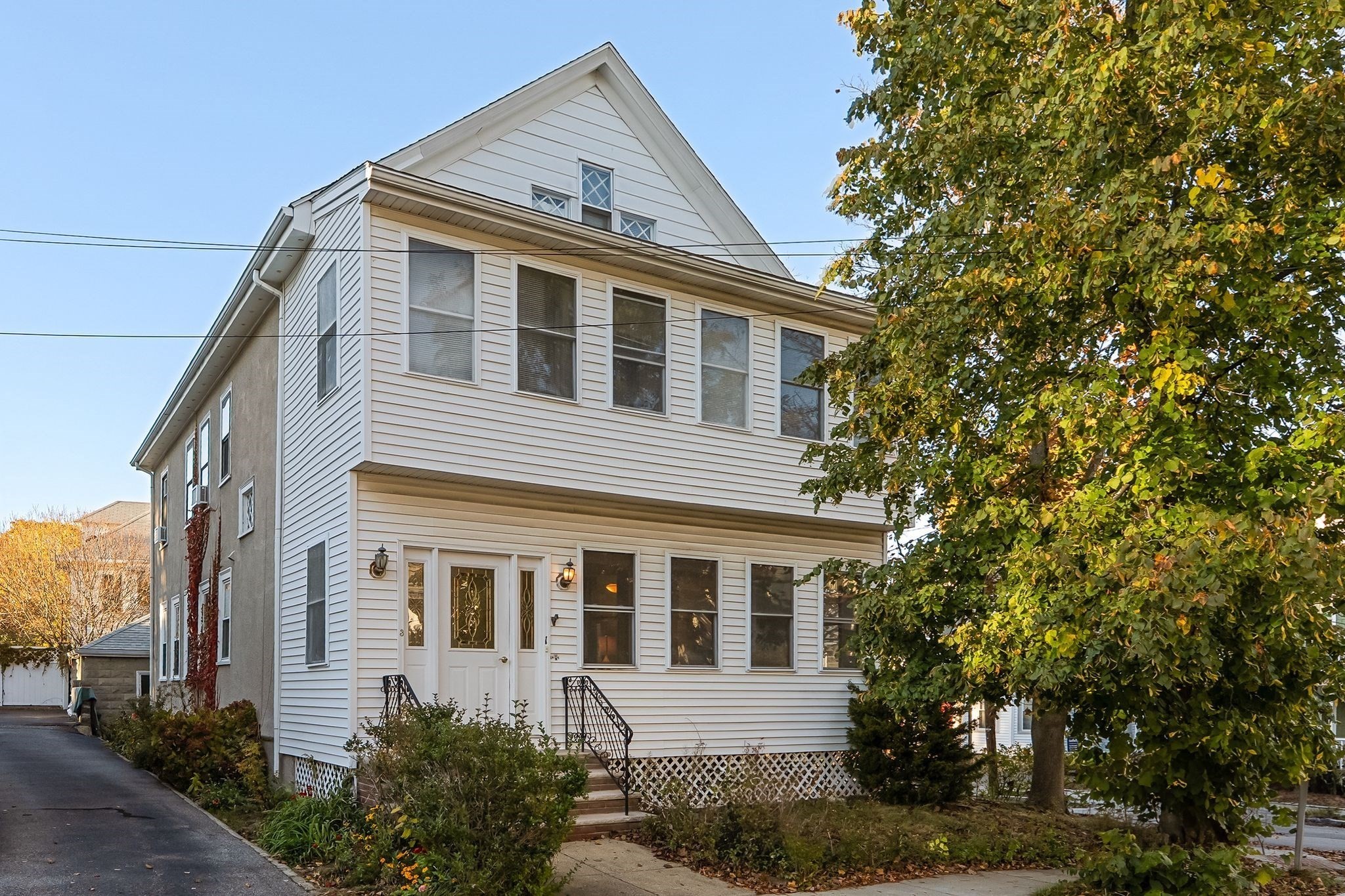 1 Clayton St Unit 1, Watertown, MA 02472