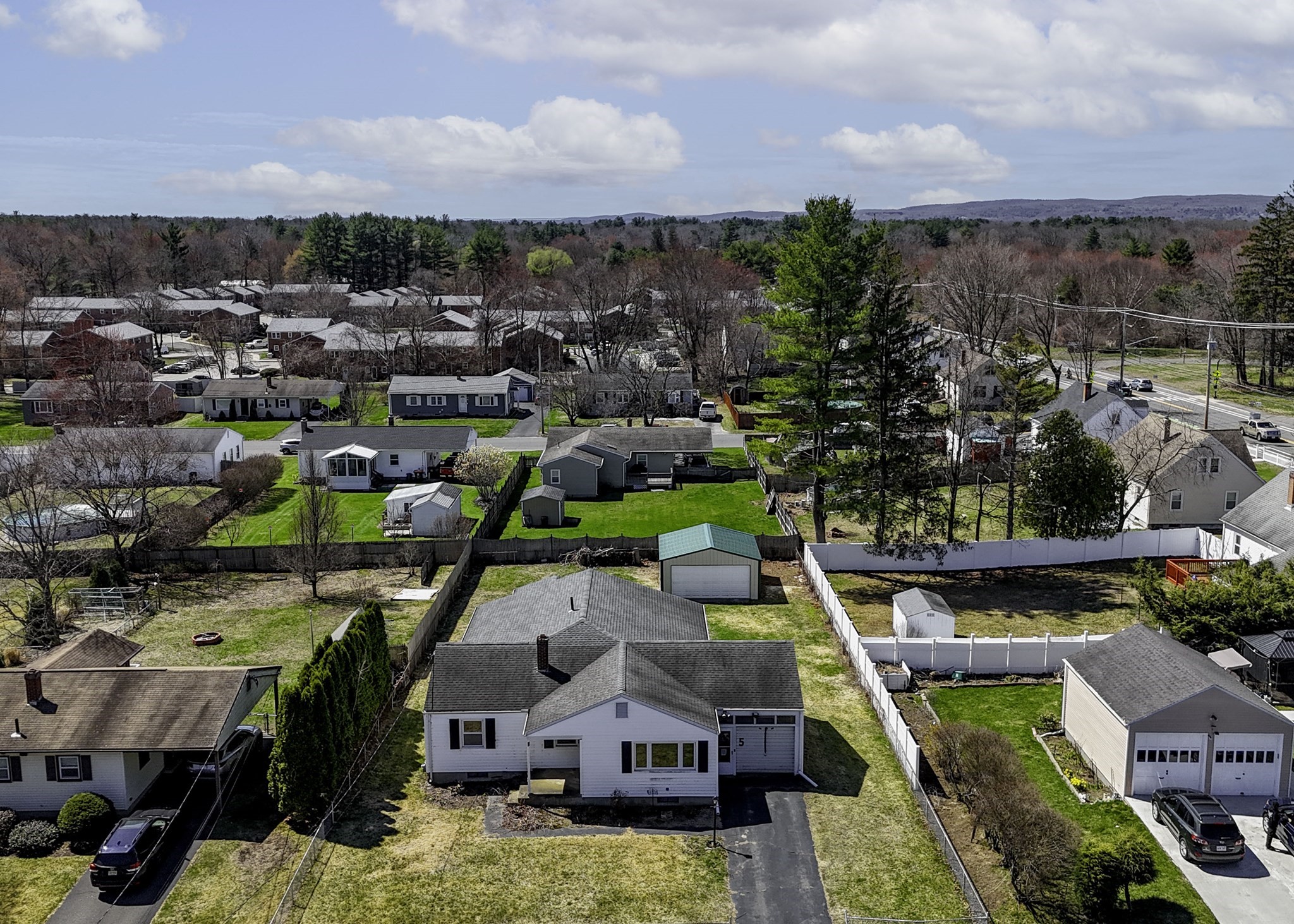 5 Helm St, South Hadley, MA 01075