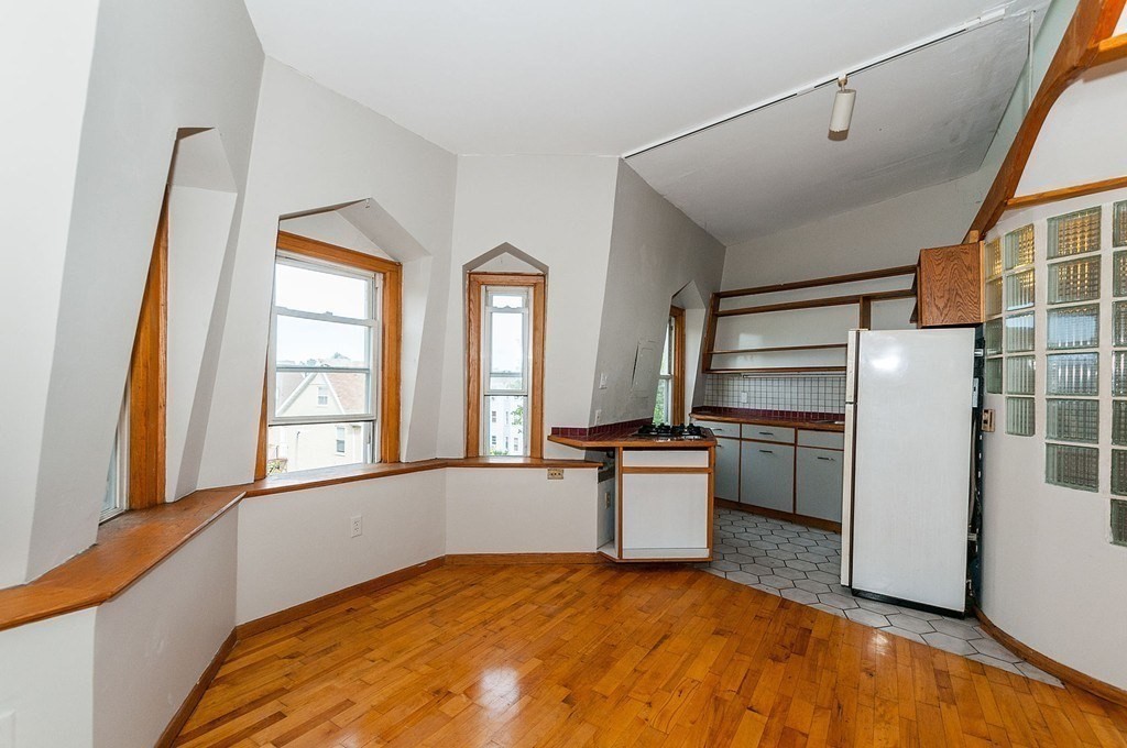 11 Savin Hill Ave, Dorchester, Boston, MA 02125 - Image 9