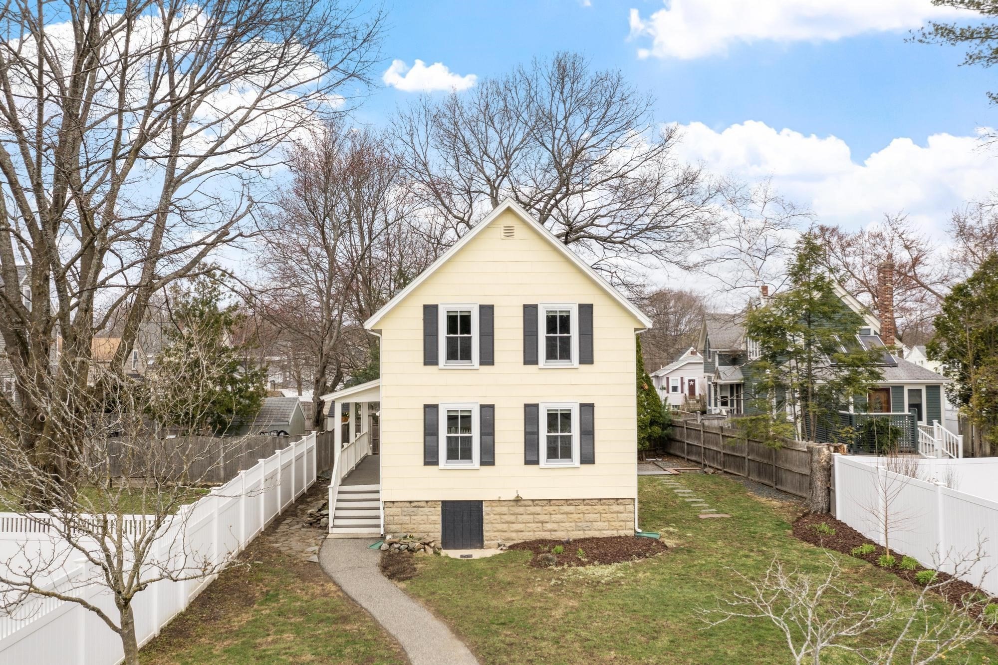 2 Lakeview Ave, Reading, MA 01867