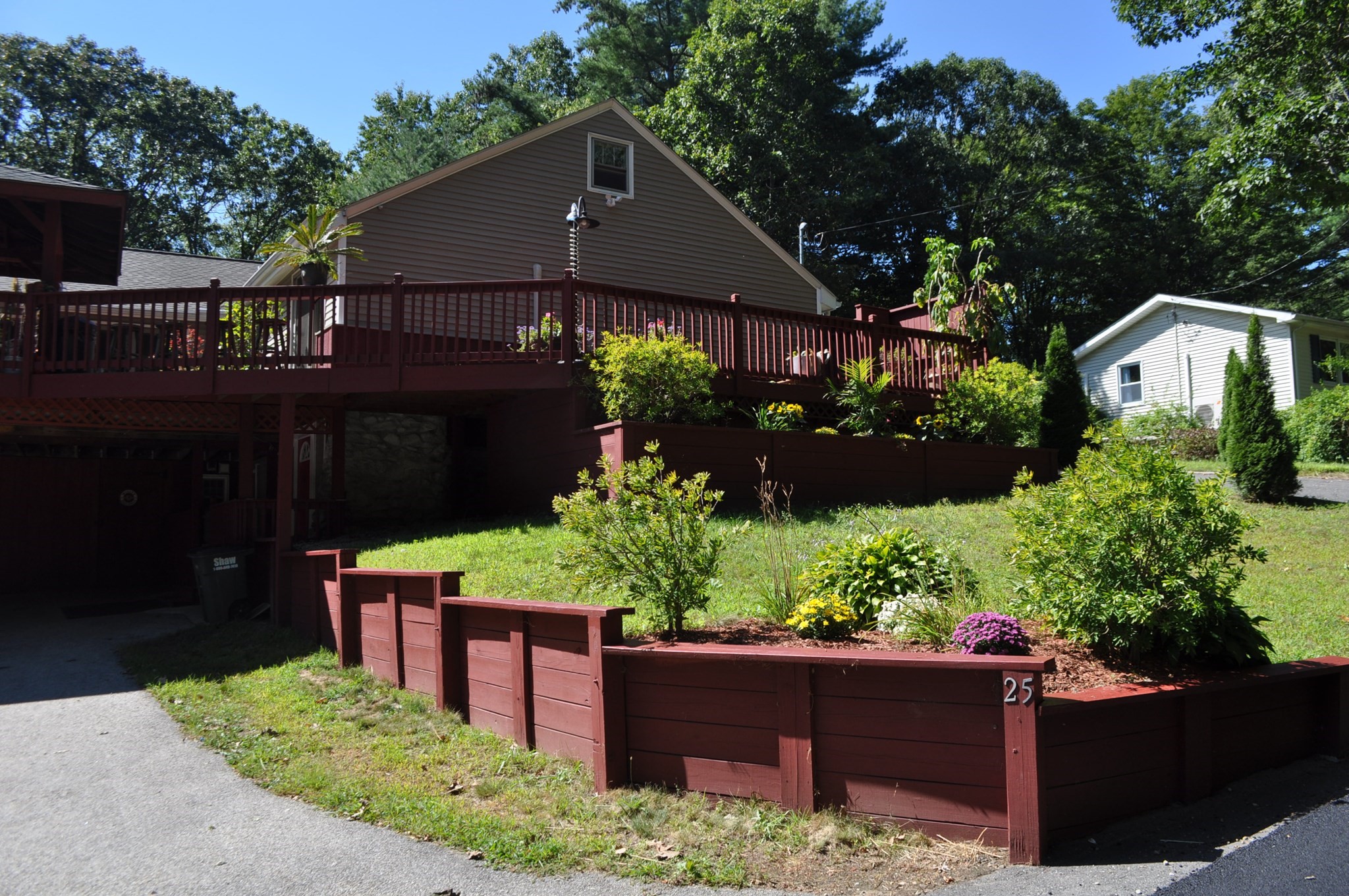 25 Maple Ave, Oxford, MA 01537