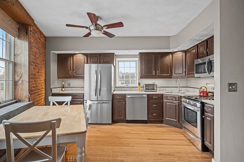 75 Summer St Unit 5, Salem, MA 01970