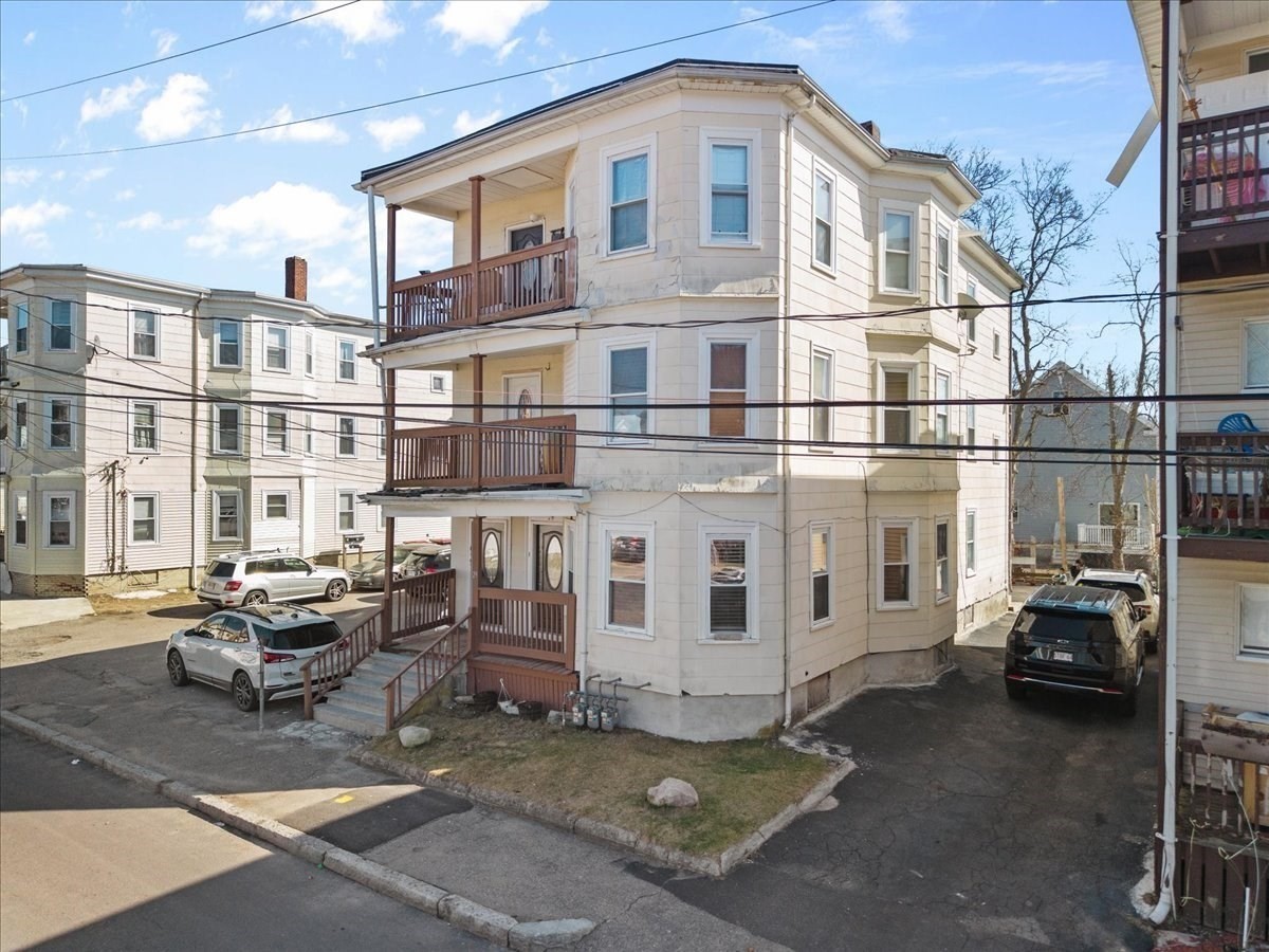 29 Allen St, Brockton, MA 02301