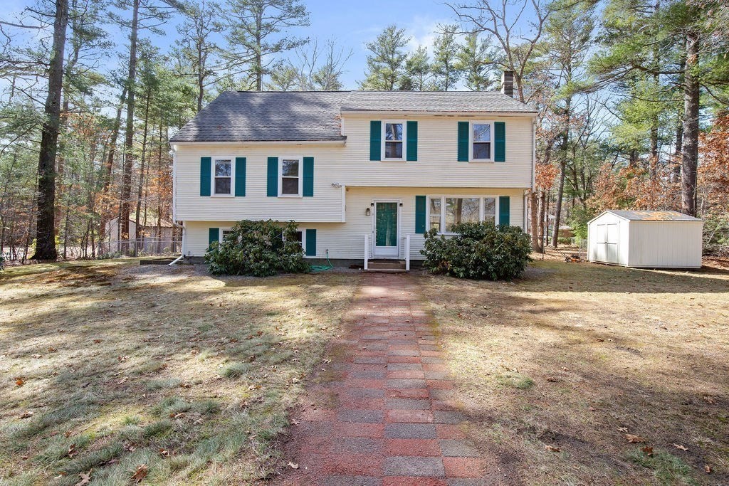 2 Boulton St, Carver, MA 02330