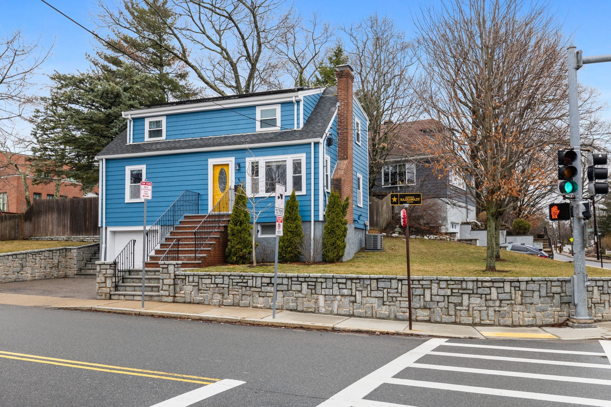 5 Baker St, West Roxbury, Boston, MA 02132