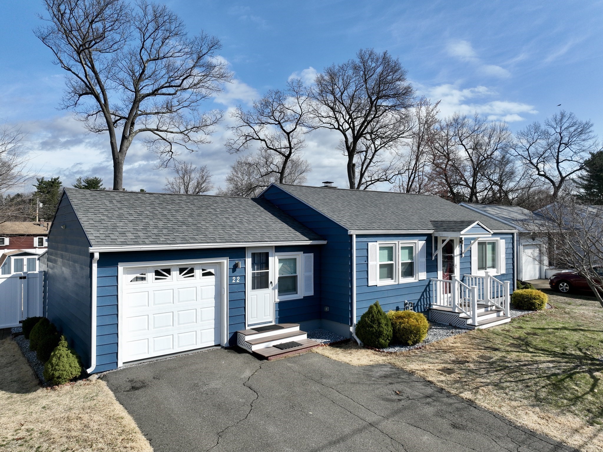 22 Harrington Rd, Chicopee, MA 01020