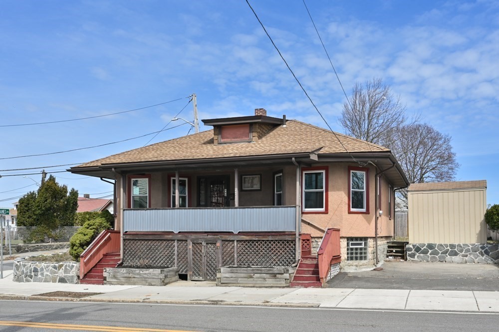 542 Riverside Ave, Medford, MA 02155