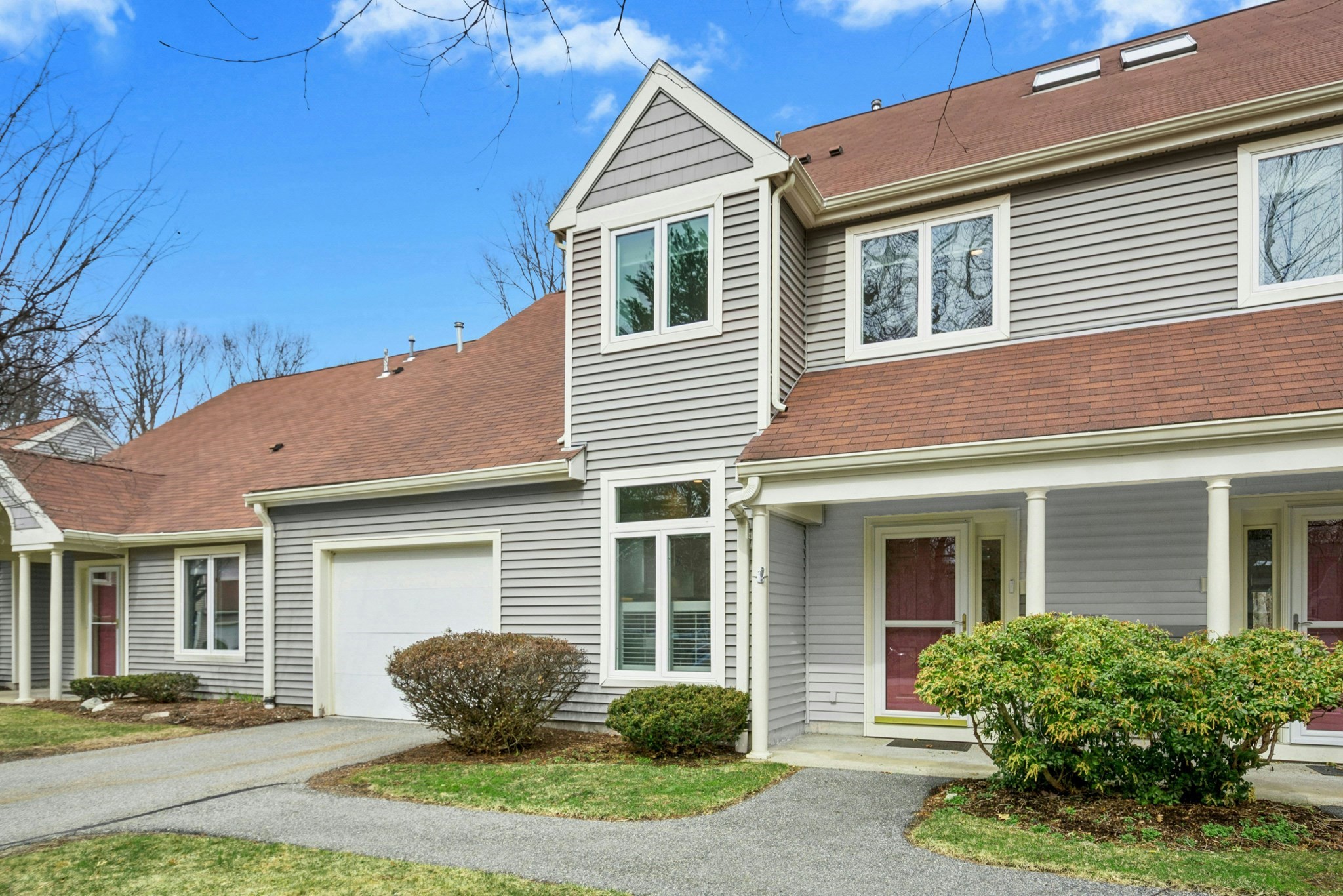 2 Douglass Green Unit 2, Woburn, MA 01801