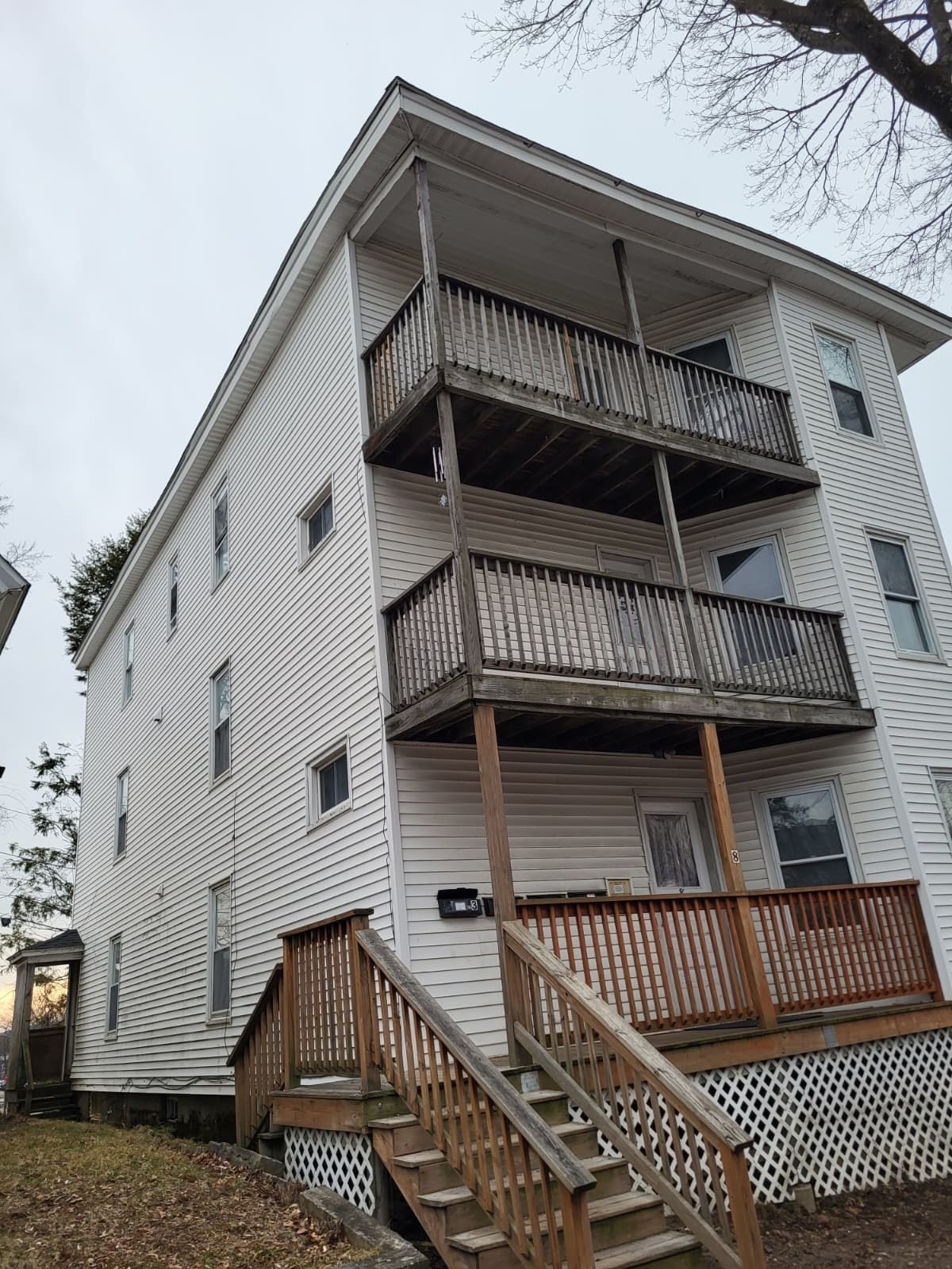 8 Fern, Worcester, MA 01610