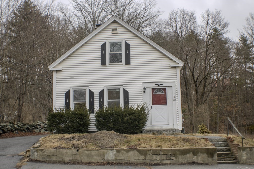 250 Ashburnham St, Fitchburg, MA 01420