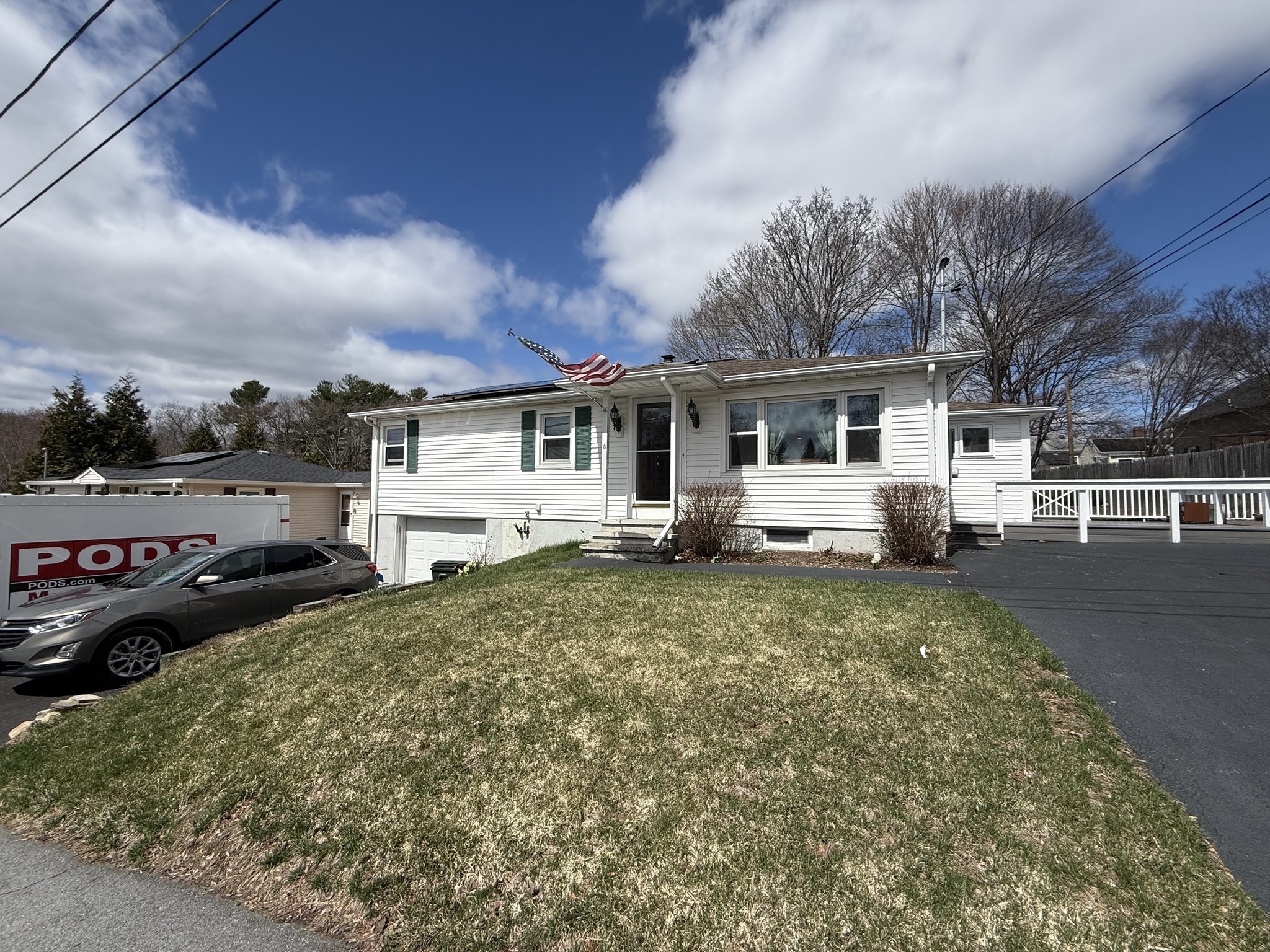 6 Riebe Ave, Webster, MA 01570