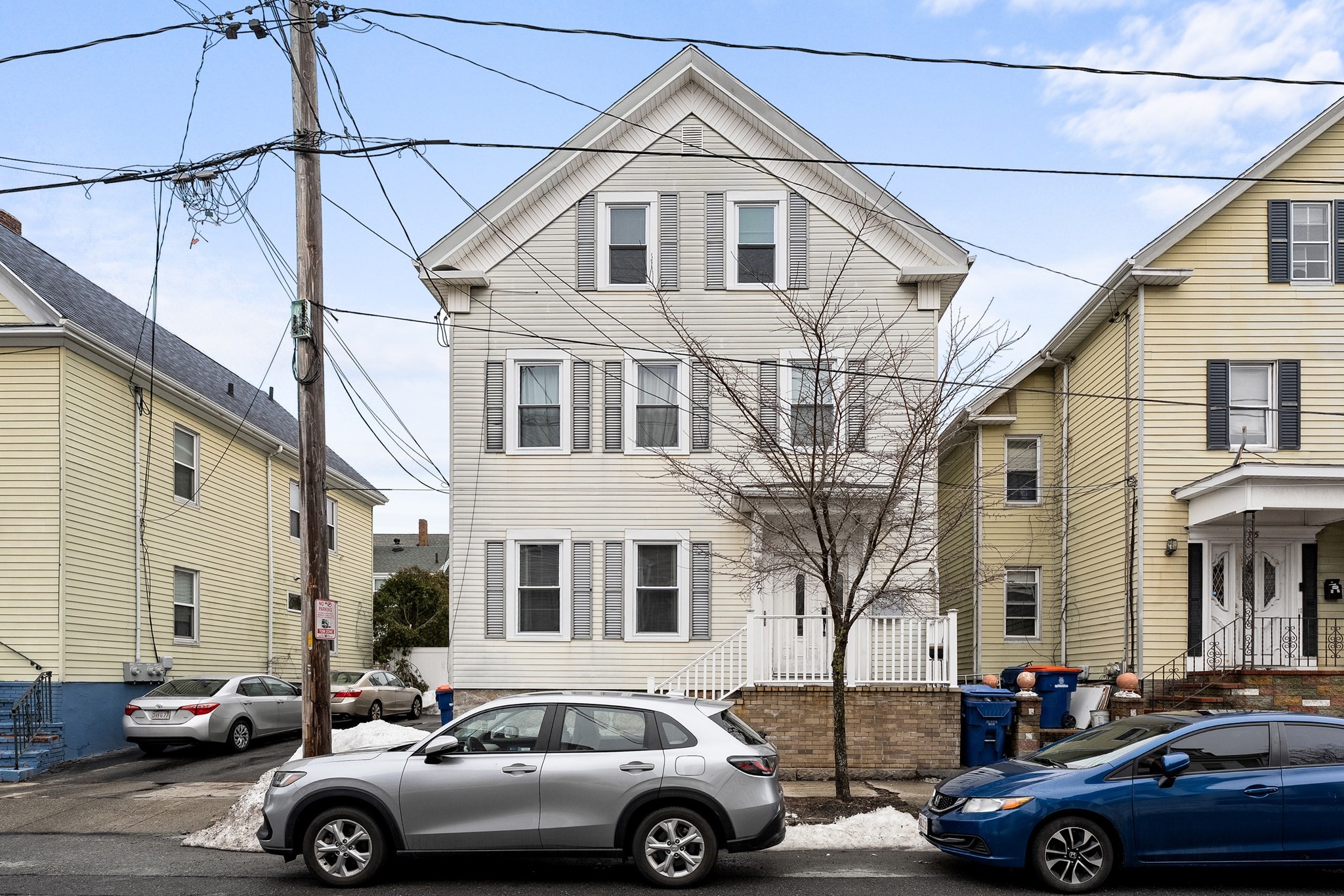 77 Dartmouth St, New Bedford, MA 02740