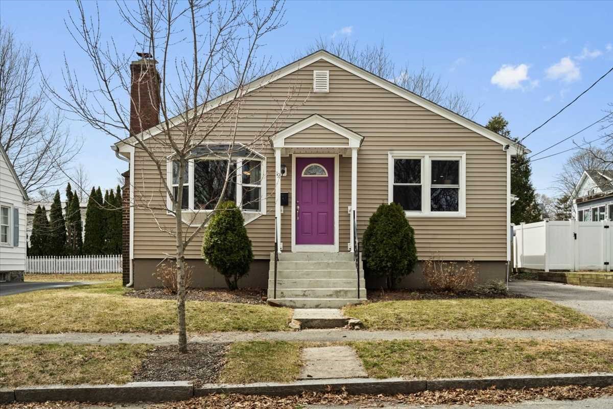 19 Rowena St, Worcester, MA 01606