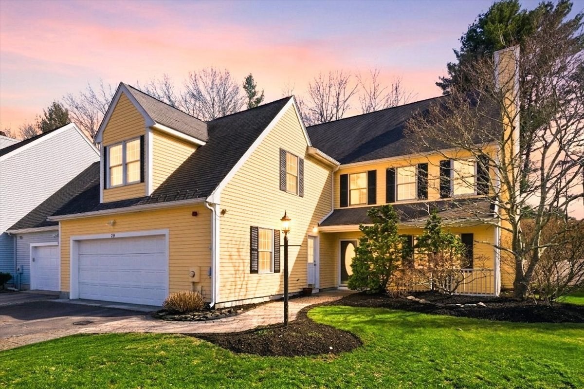 124 Clear Pond Dr Unit 124, Walpole, MA 02081