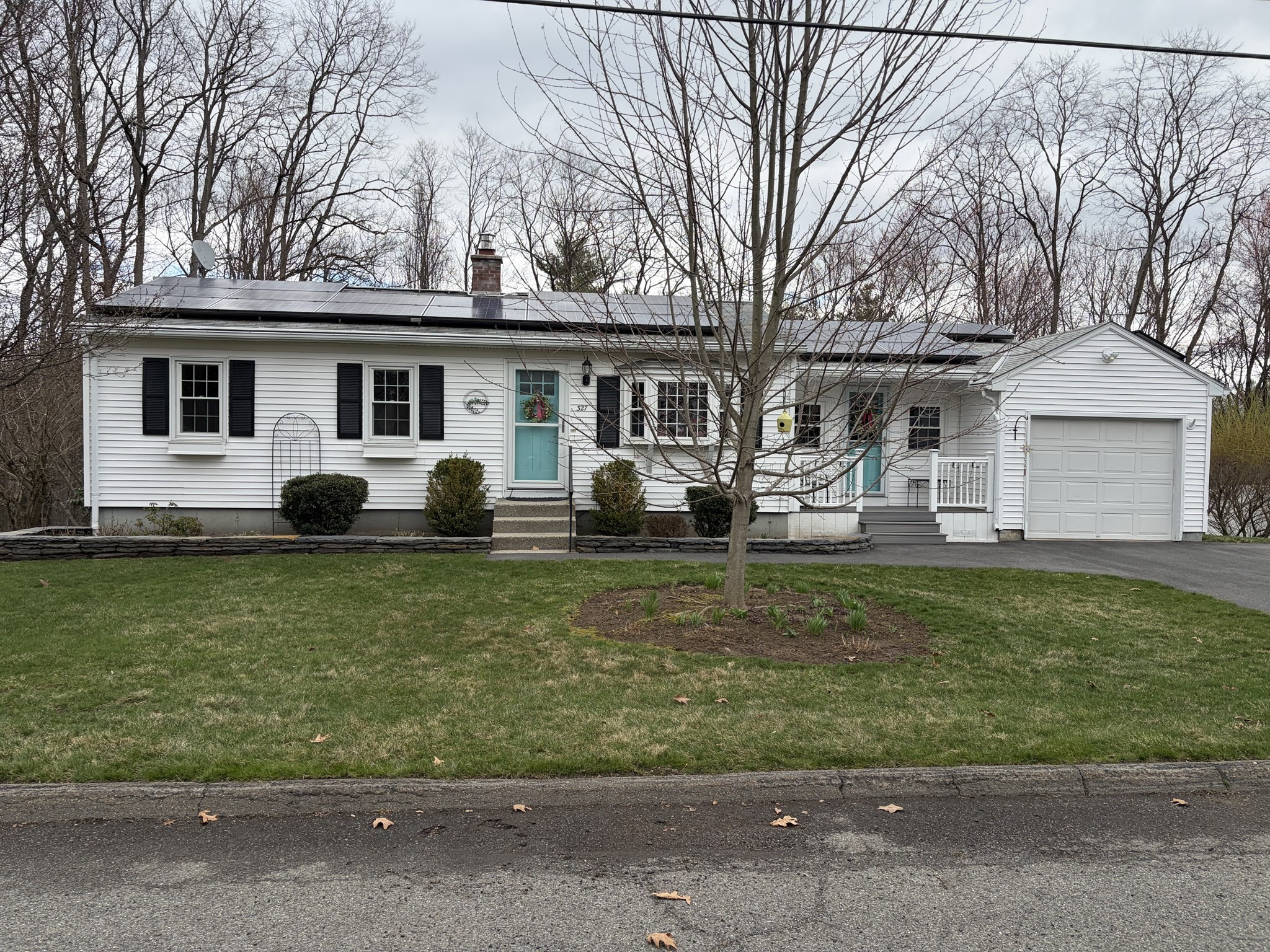 327 Brookside Cir, Northampton, MA 01062