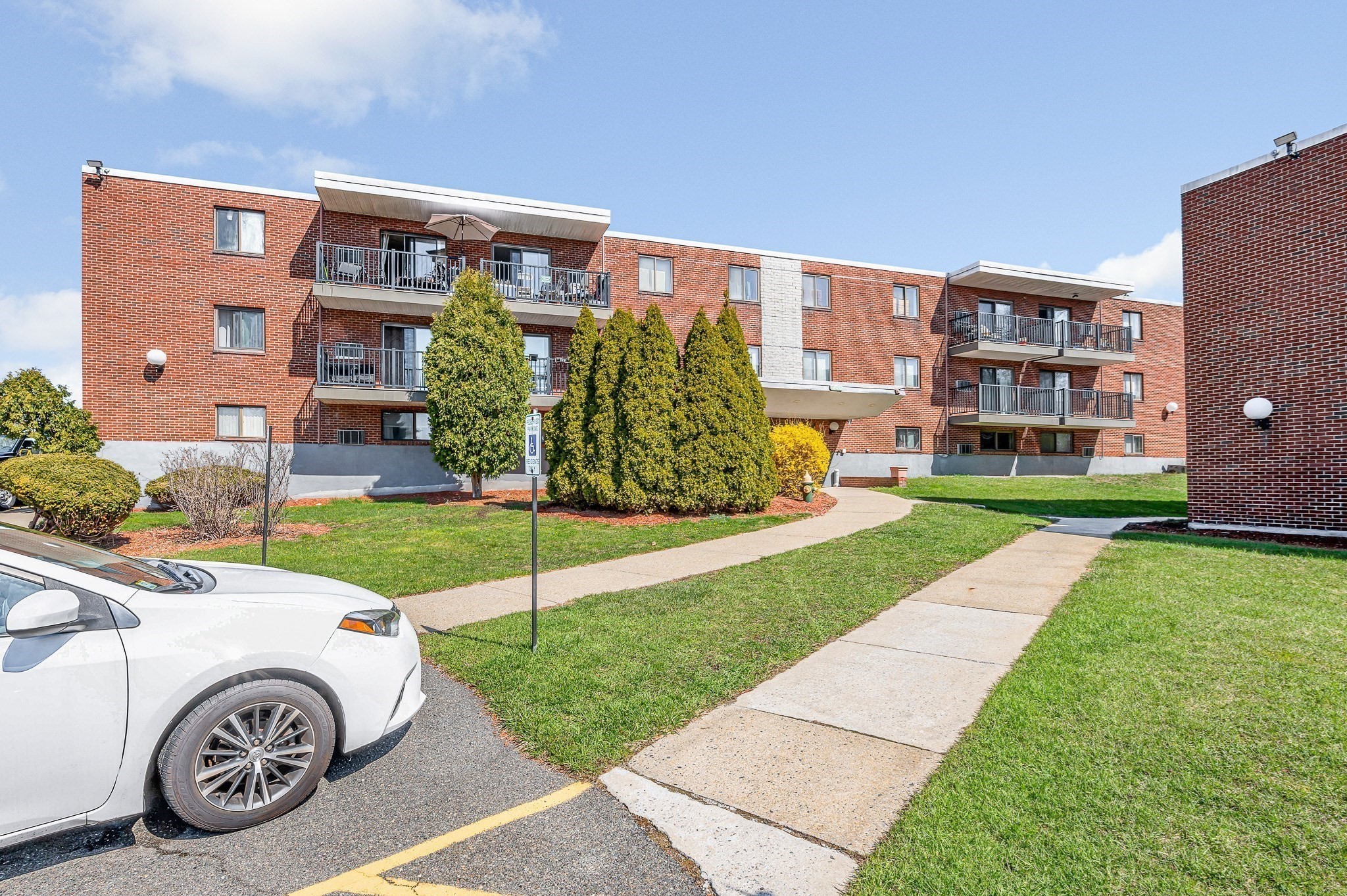 300 Governors Dr Unit 21, Winthrop, MA 02152