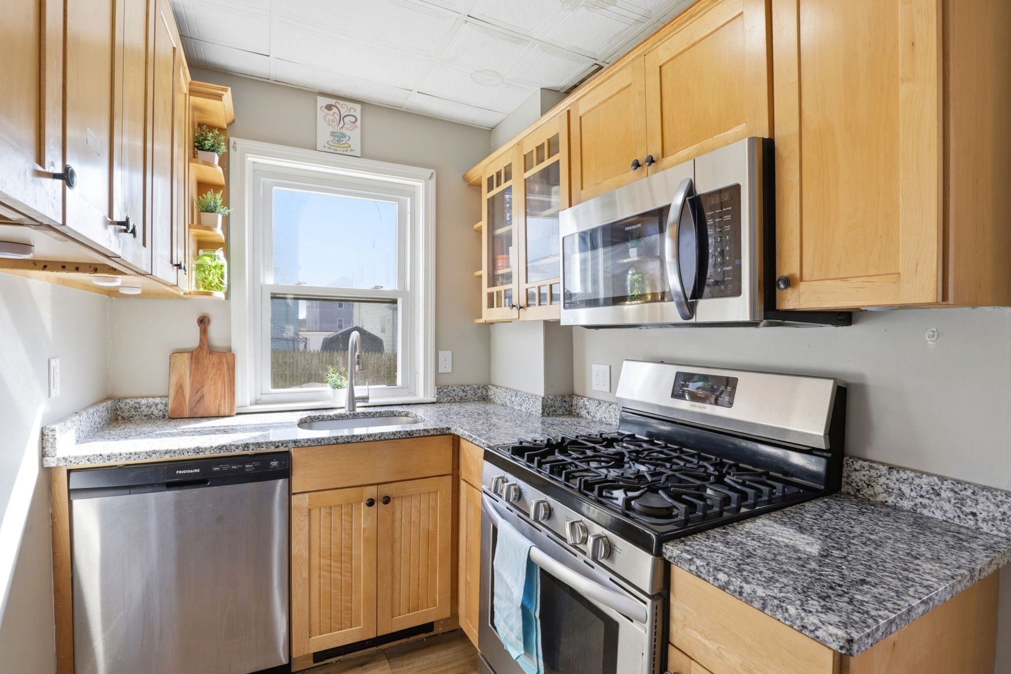 477 Palmer St, Fall River, MA 02721 - Image 8