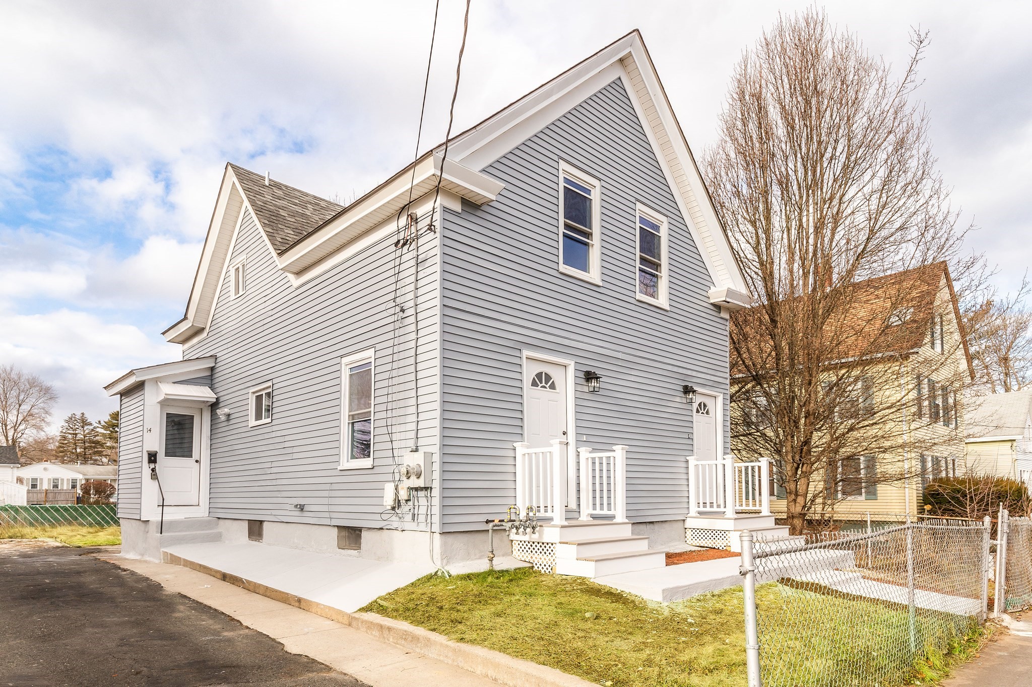 14 Stanley Ave, Taunton, MA 02780