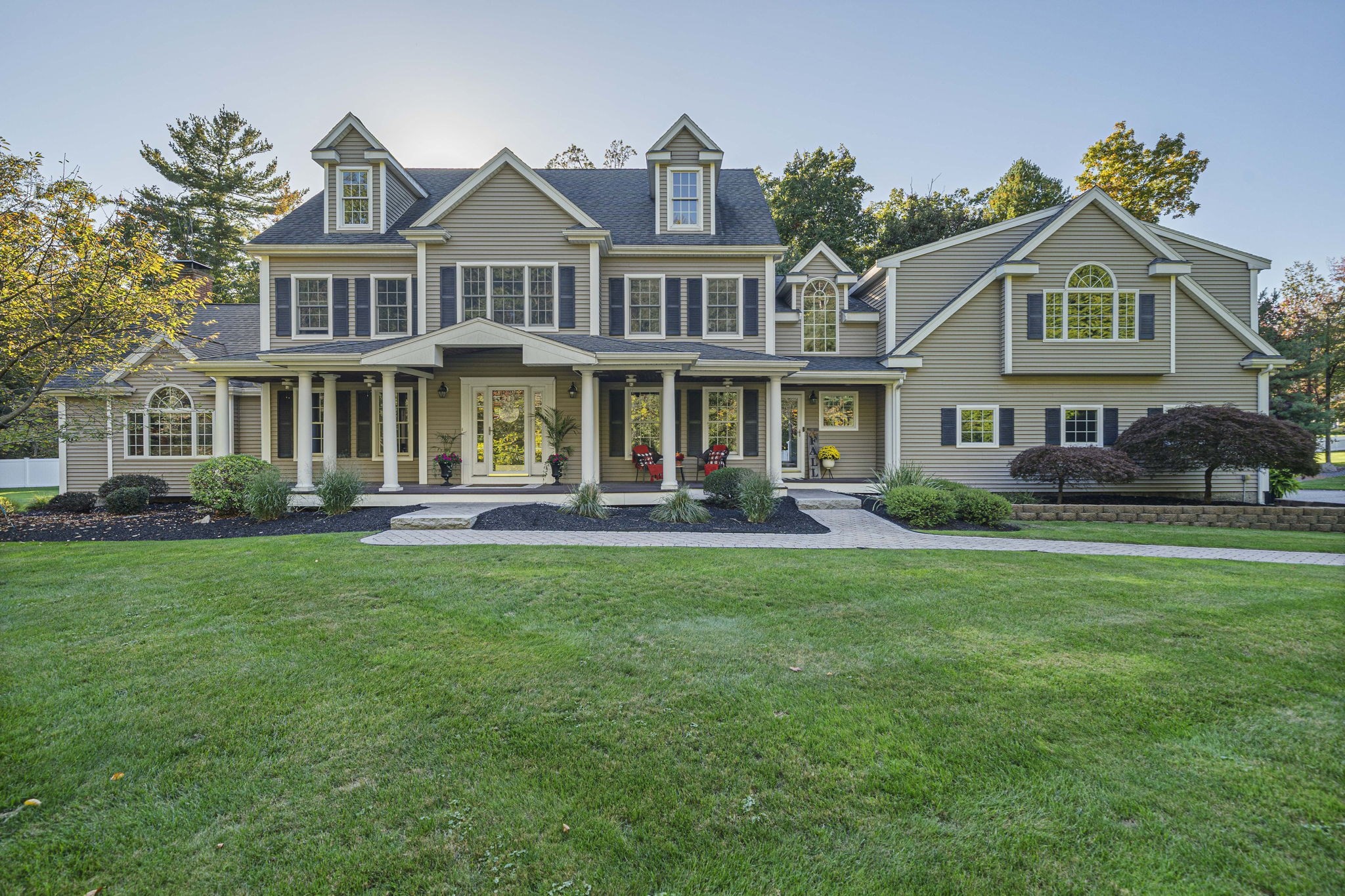 74 Crabtree Ln, Abington, MA 02351
