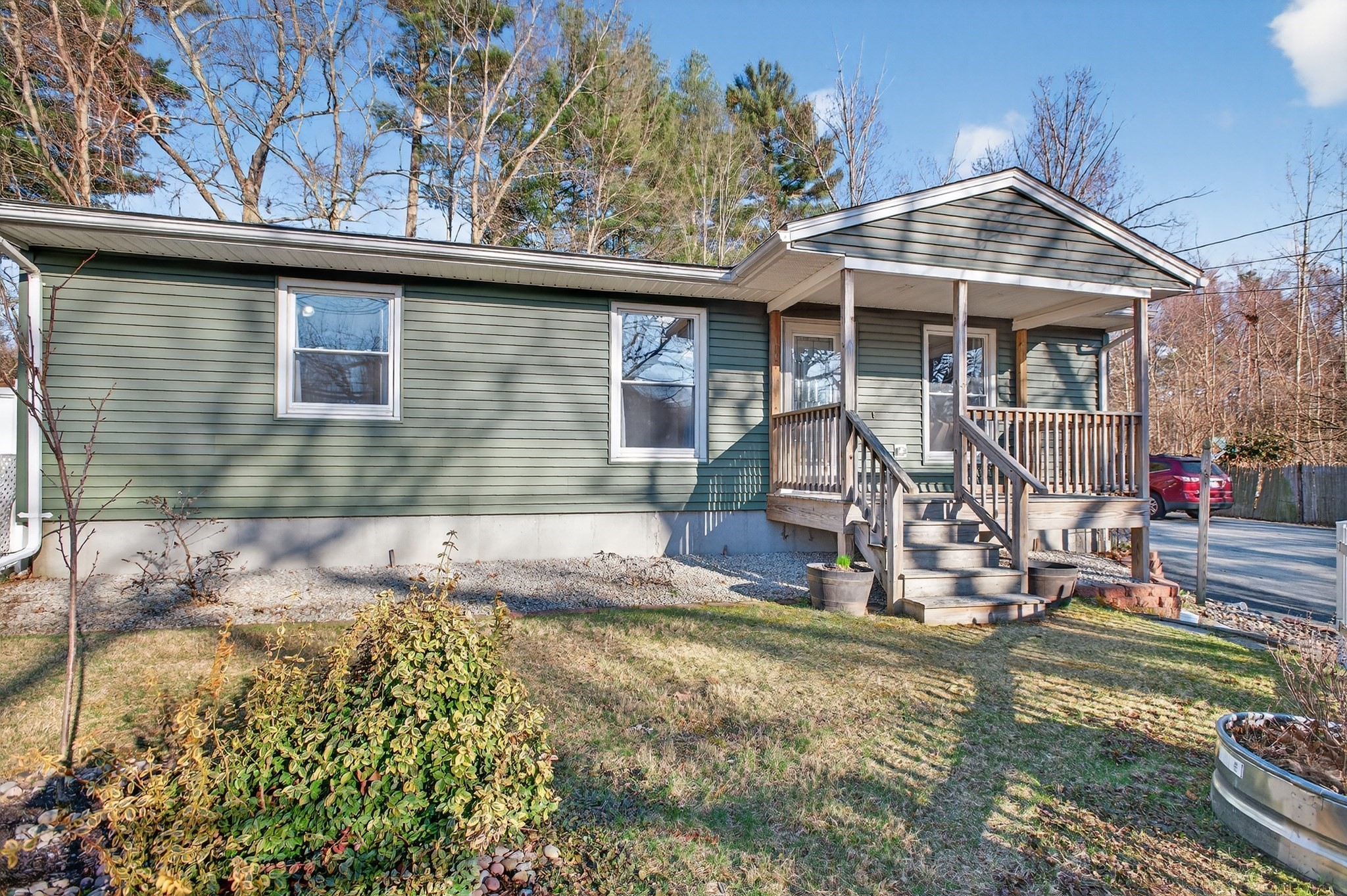 35 Dudley Rd, Oxford, MA 01540